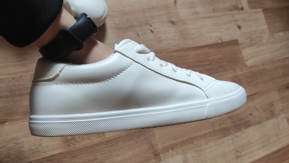 Białe trampki z cienkiej ekoskóry, rozmiar 36, nowe