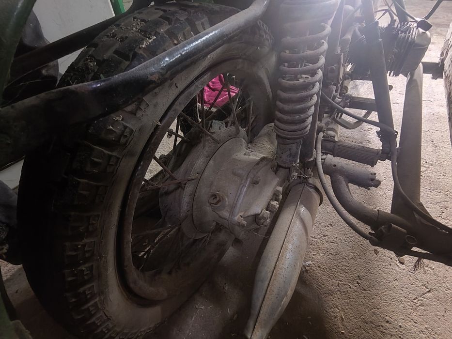 Dniepr k-650 z papierami