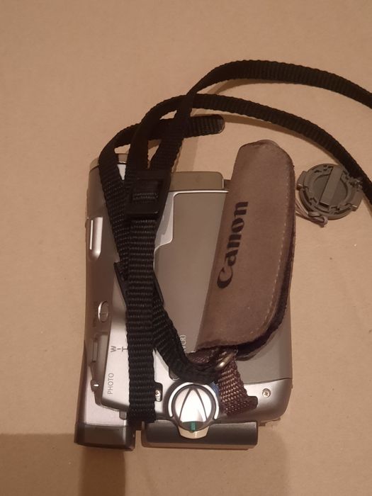 Продам відеокамеру  Canon MV830i