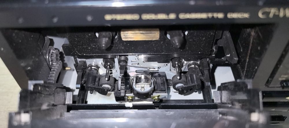 Касетний програвач Pioneer CT-W401