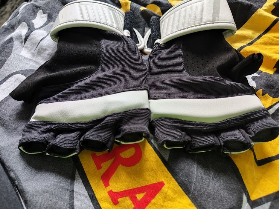 Nowe Rękawiczki MMA rozm. S