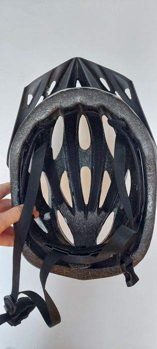 Kask rowerowy Kross z odblaskami