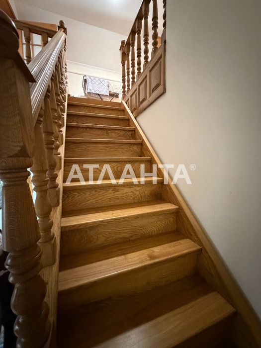 доглянутий будинок у центрі міста Сторожинець