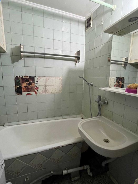RLT D01 Продам 3 кімнатну квартиру по просп. Перемоги, район 5 кутів