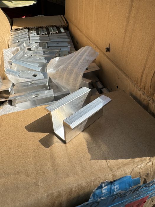 Алюміневі прижими для сонячних панелей