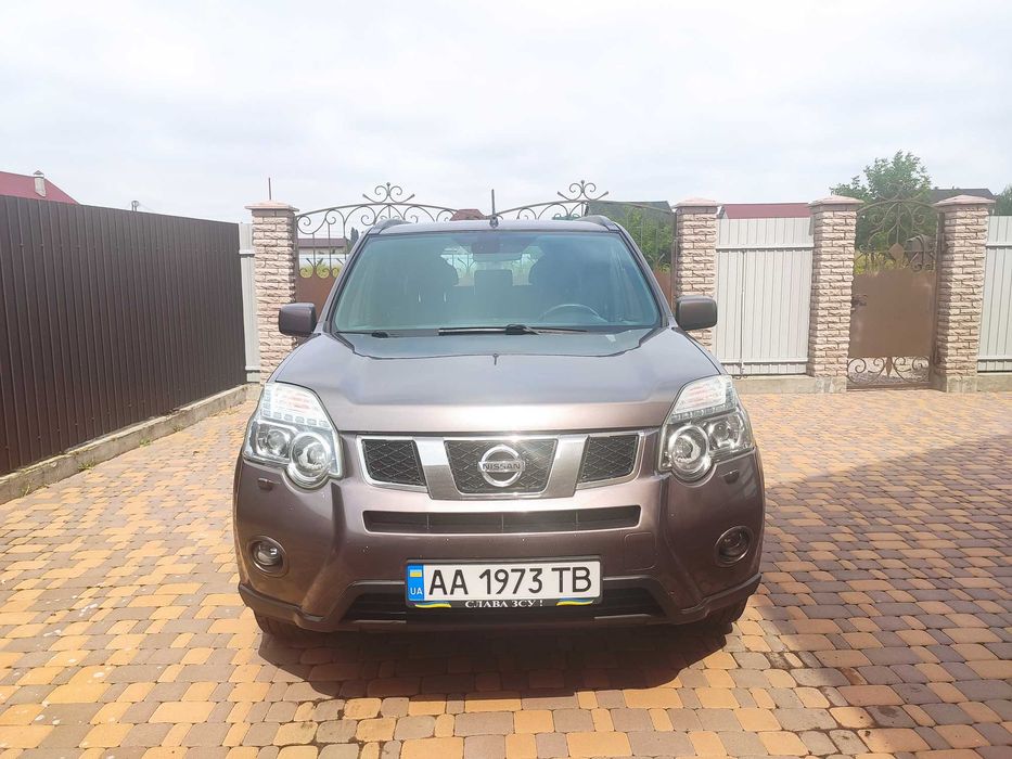 продам автомобіль Nissan