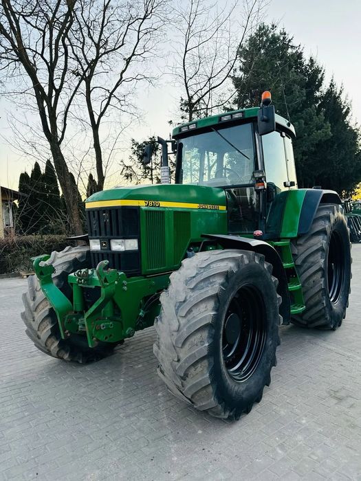 John Deere 7810  JOHN DEERE 7810 POWERQUAD, TLS, HMS, 2001r, 8134cm3 190 KM