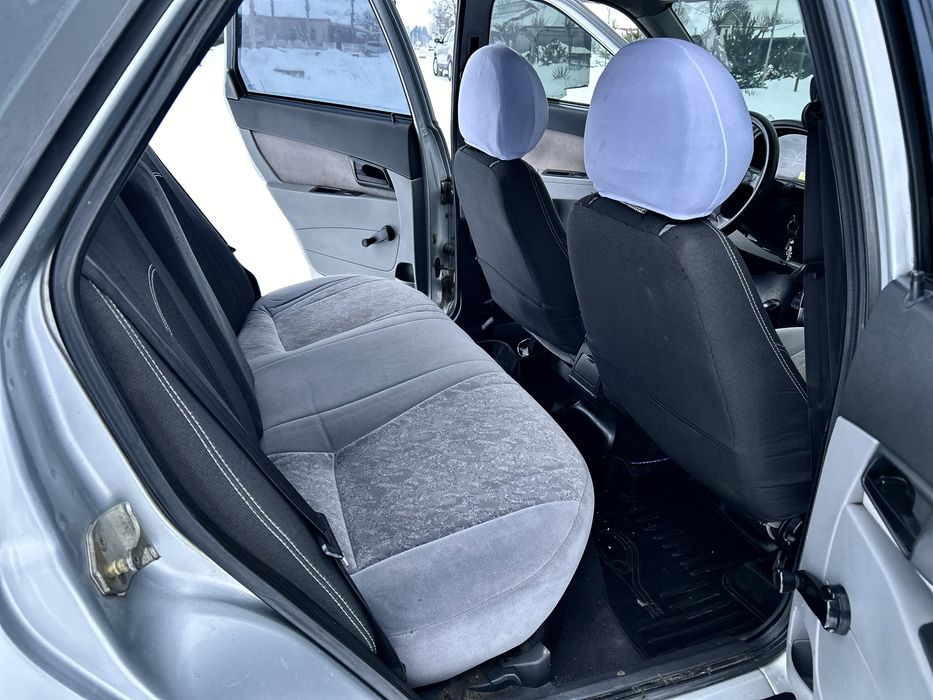 Продам приору 4-газ