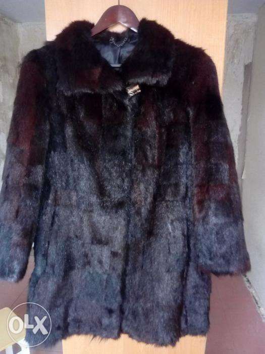 Продаю женский натуральный полушубок,материал:монгольский сурок.