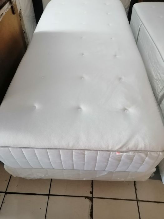 Sommier Solteiro com Colchão