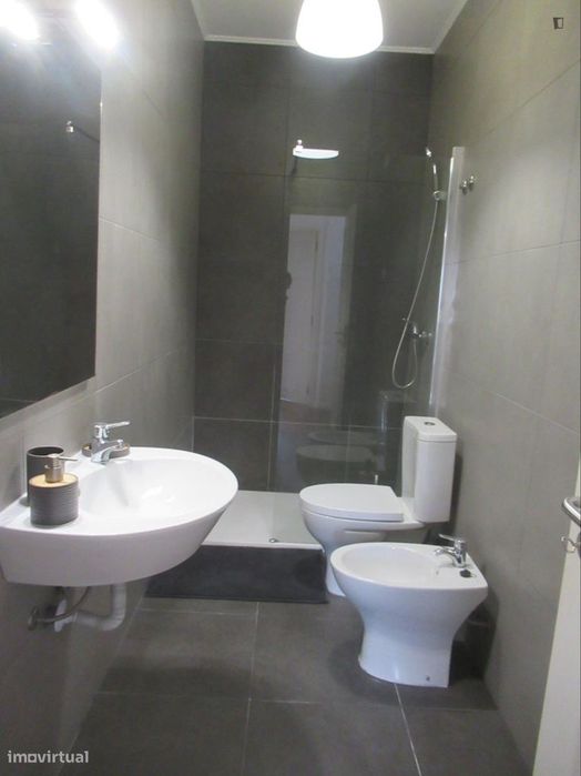 Quarto - localizado em Lumiar Lisbon