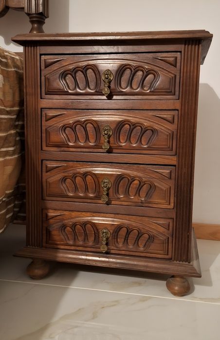 Conjunto de Quarto Elegante e Clássico — Estilo Vintage dos Anos 80/90