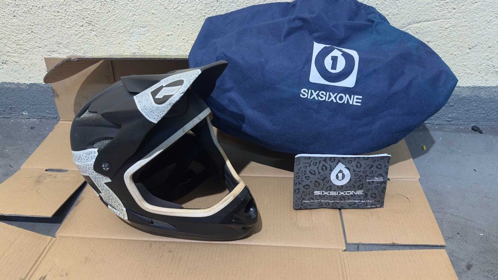 Capacete Sixsixone 661 c/ forro cetim - trotinete/BTT