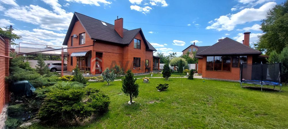Продам ДОМ 215м.кв.Баня (67м.кв).10 соток 220000$