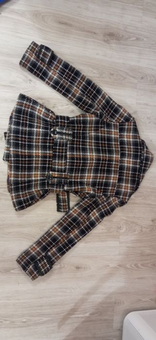 Elegancki płaszcz damski, rozmiar M