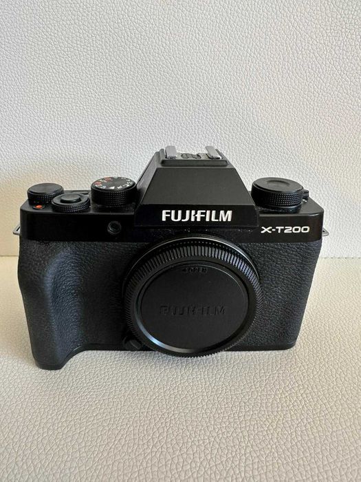 Fujifilm X-T200 + Fujinon XC 15-45mm