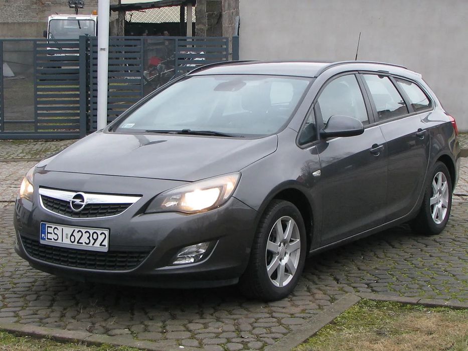 Opel Astra J 1.4 Turbo + GAZ Klima Sprow. Zarej. I rej. 2011