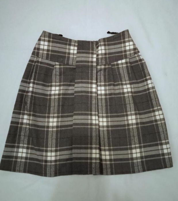 Сіра спідниця в клітинку шкільна мила
