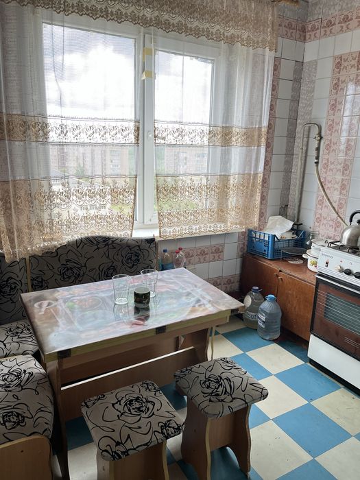 Срочно сдам 2 комн.квартиру на Лазурном!