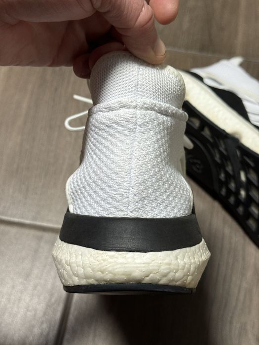 Adidas  Y-3 by Yonji Yamamoto Men White Low Top Sneakers Trainer
