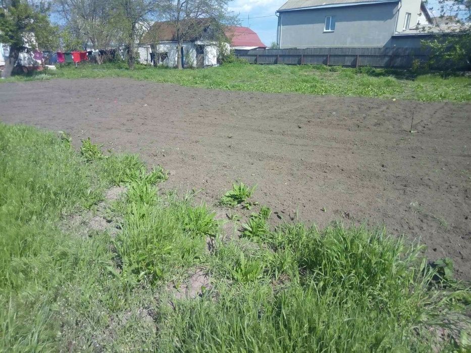 Продається будинок в центрі смт. Чорнобай