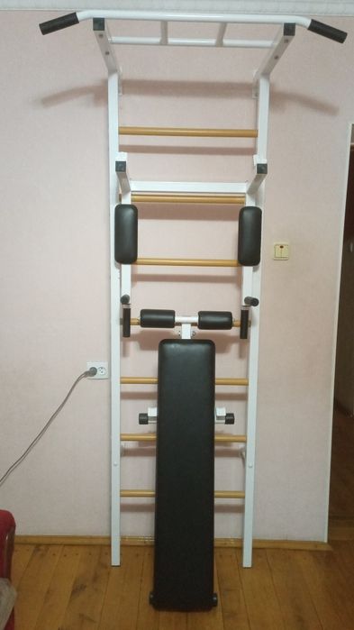 Шведська стінка металева