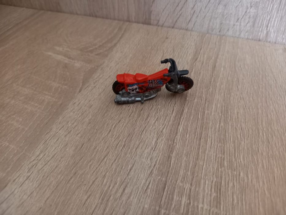 6 motorów hotweels