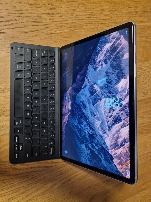 Tablet Samsung Tab S8 + Etui z klawiaturą