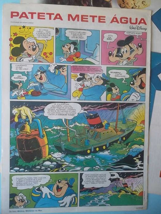 "Público Junior" e "Correio Juvenil", suplementos com banda desenhada.