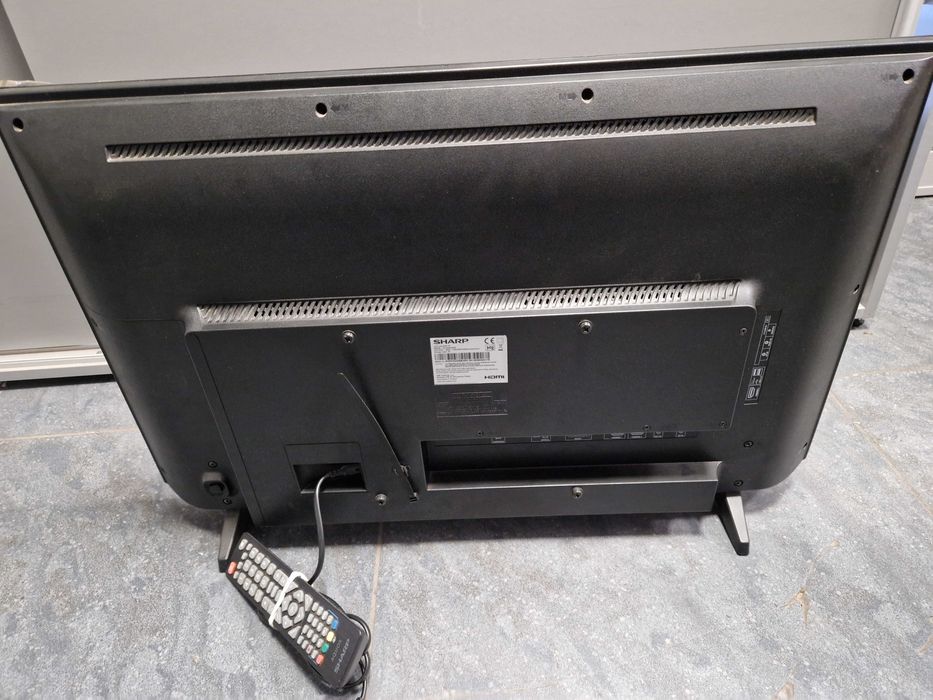 Telewizor SHARP 32" LC-32HI3222E  + PILOT