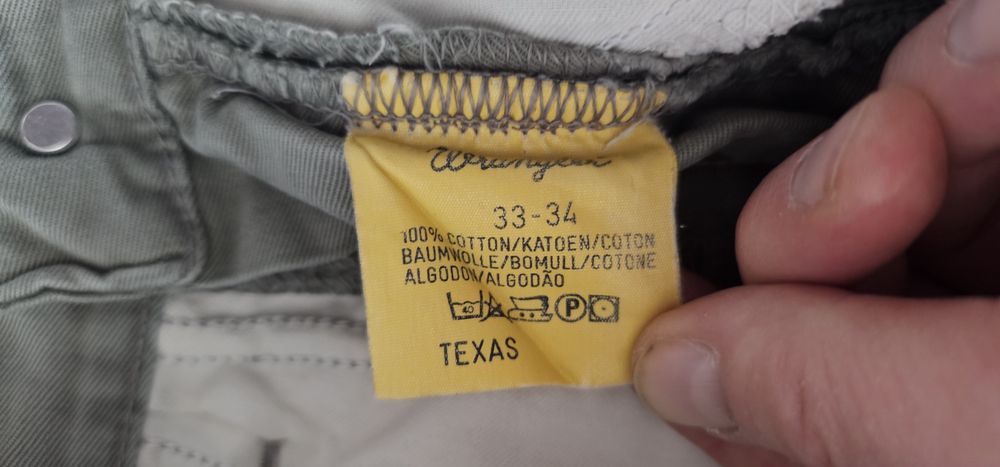 Wrangler spodnie męskie dżinsowe rozmiar W33 L34  używane