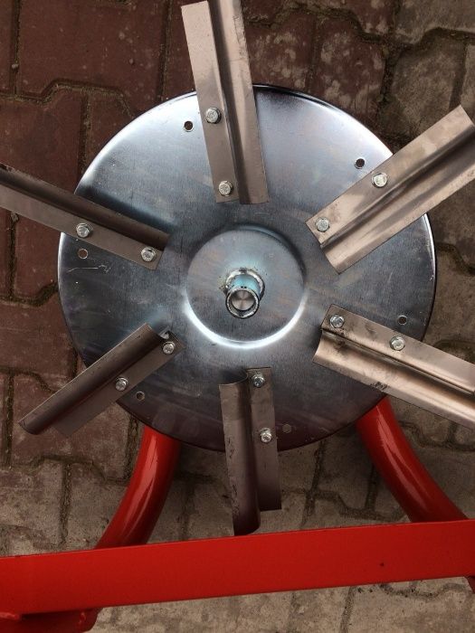 Разбрасыватели минеральных удобрений, розкидач, лійка