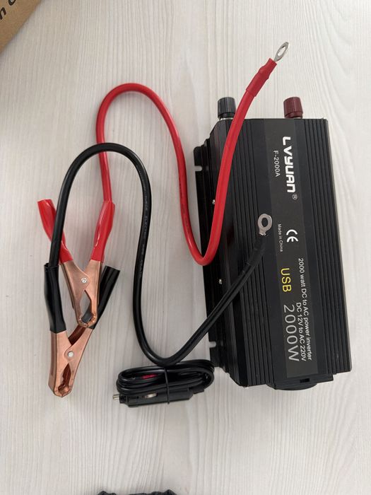 Інвертор з розеткою та USB Lvyuan F-2000A 2000W 12-220V