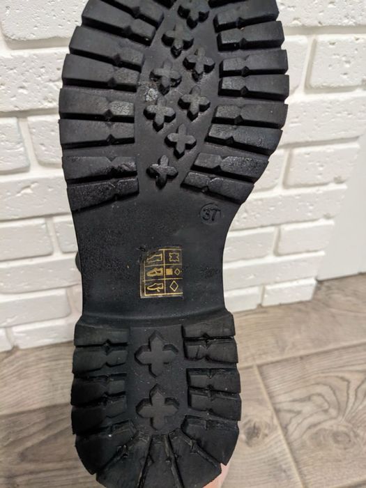 Продам шкіряні чоботи