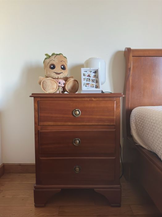 Cama + Mesa de Cerejeira