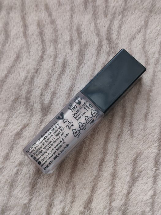 Wibo Starglow Stealer rozświetlacz Wibo mousse highlighter Rossmann