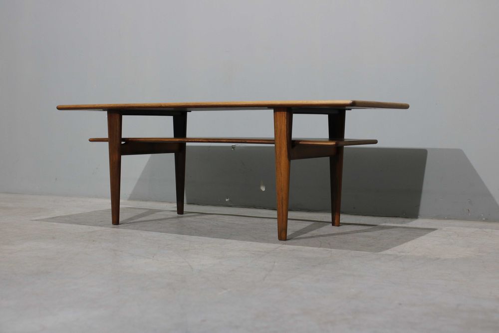 Mesinha de centro da década de 1960 em pau santo | Mid Century Modern