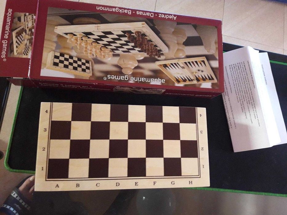 (NOVO) Jogo de xadrez - Aquamarine Games
