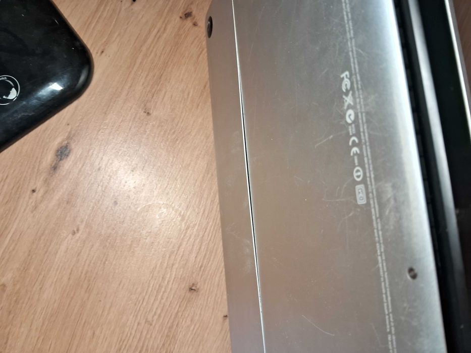 MacBook 5.1 13' Aluminum (Late 2008), Core 2 Duo, 4 ГБ