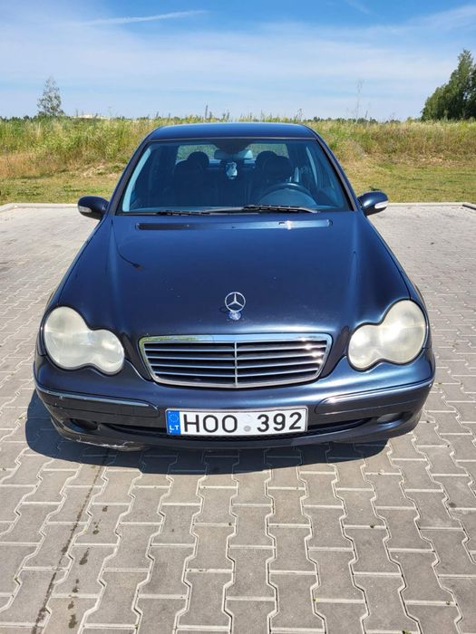 Розбірка Mercedes-Benz W203 2.2 CDI OM646 Синій колір