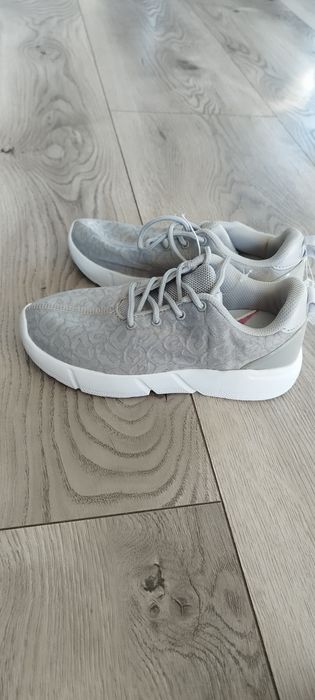 R.34 nowe szare buty wiązane dla dziewczynki świecące LED