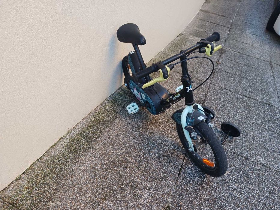 Bicicleta  para criança  em bom estado v