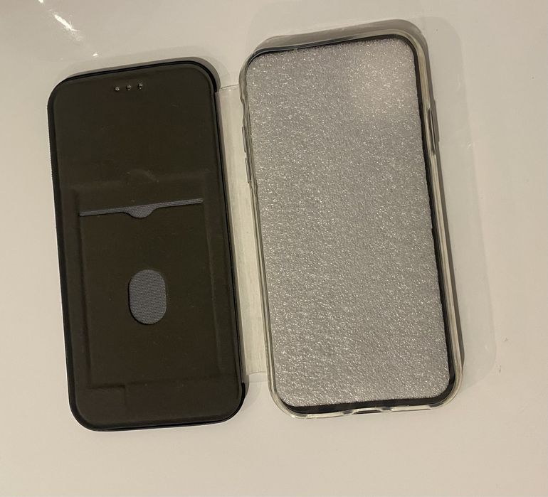 iPhone 11 Case and Wallet – BRAND NEW64551344227203122