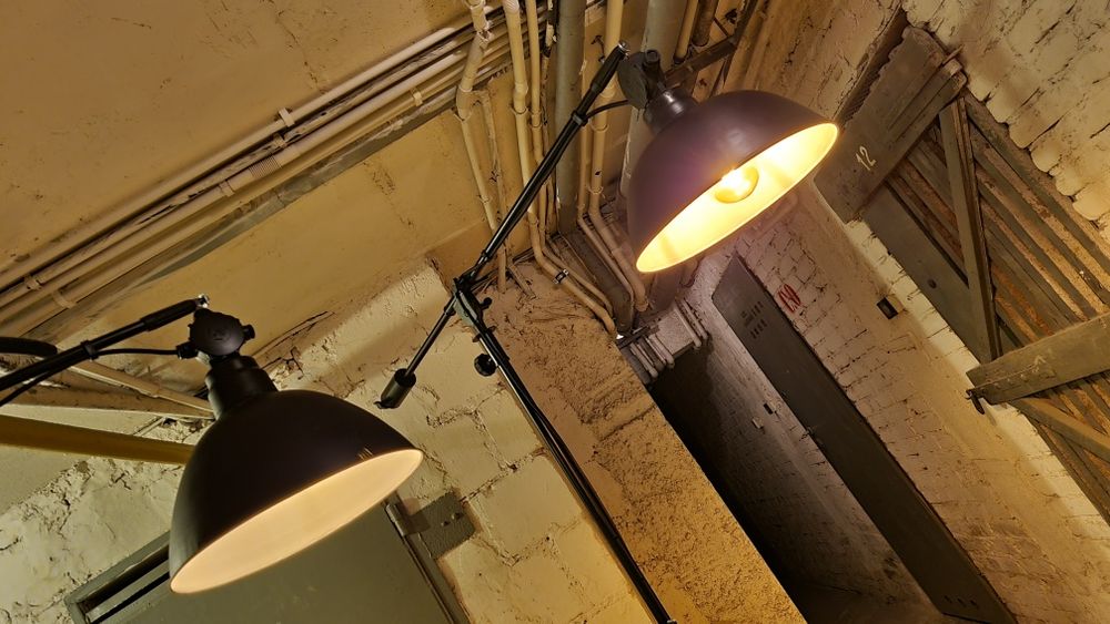 Oświetlenie 2 x lampa loft retro + statyw - klub, studio, bar, biuro