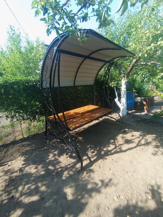 Качель садовая .