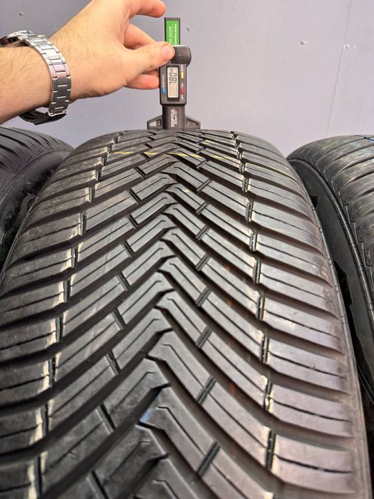 Шины БУ 235 50 R 19 Continental ALLSEASONCONTACT Всесезон Комплект