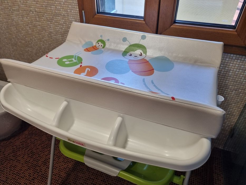 Banheira de Bebé com Muda Fraldas