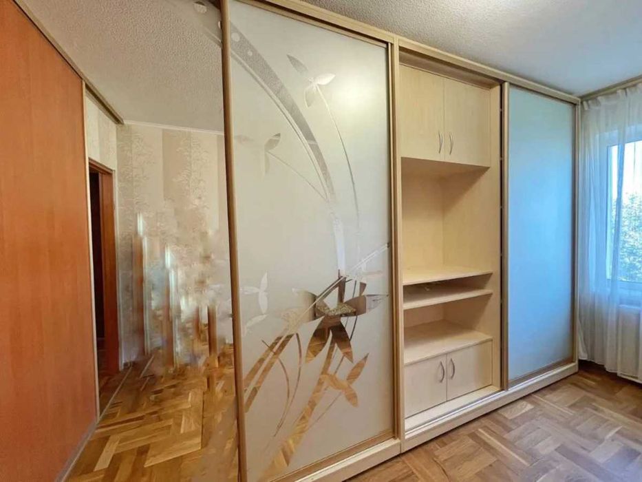 Продам 3-ком. с РЕМОНТОМ,  Победа-6.
