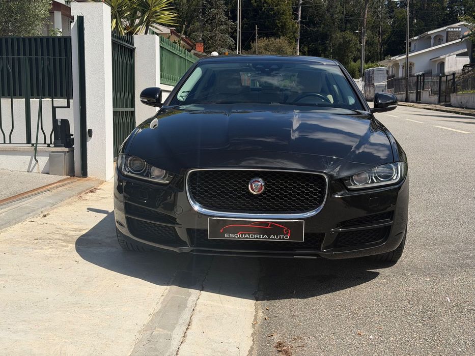 Jaguar XE 2.0 D Portfolio Aut.