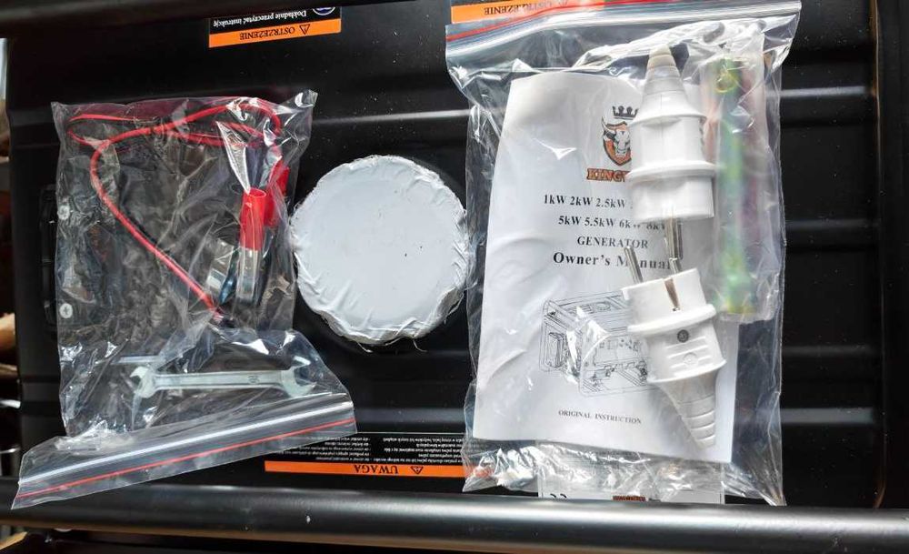 Kingway генератор 3 кВт мідна обмотка AVR однофазний бензин 2 розетки